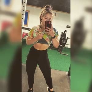 Meet your Posher, Mikayla